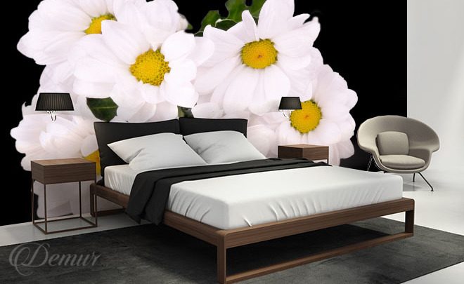 A-common-daisy-bouquet-bedroom-wallpapers-demur